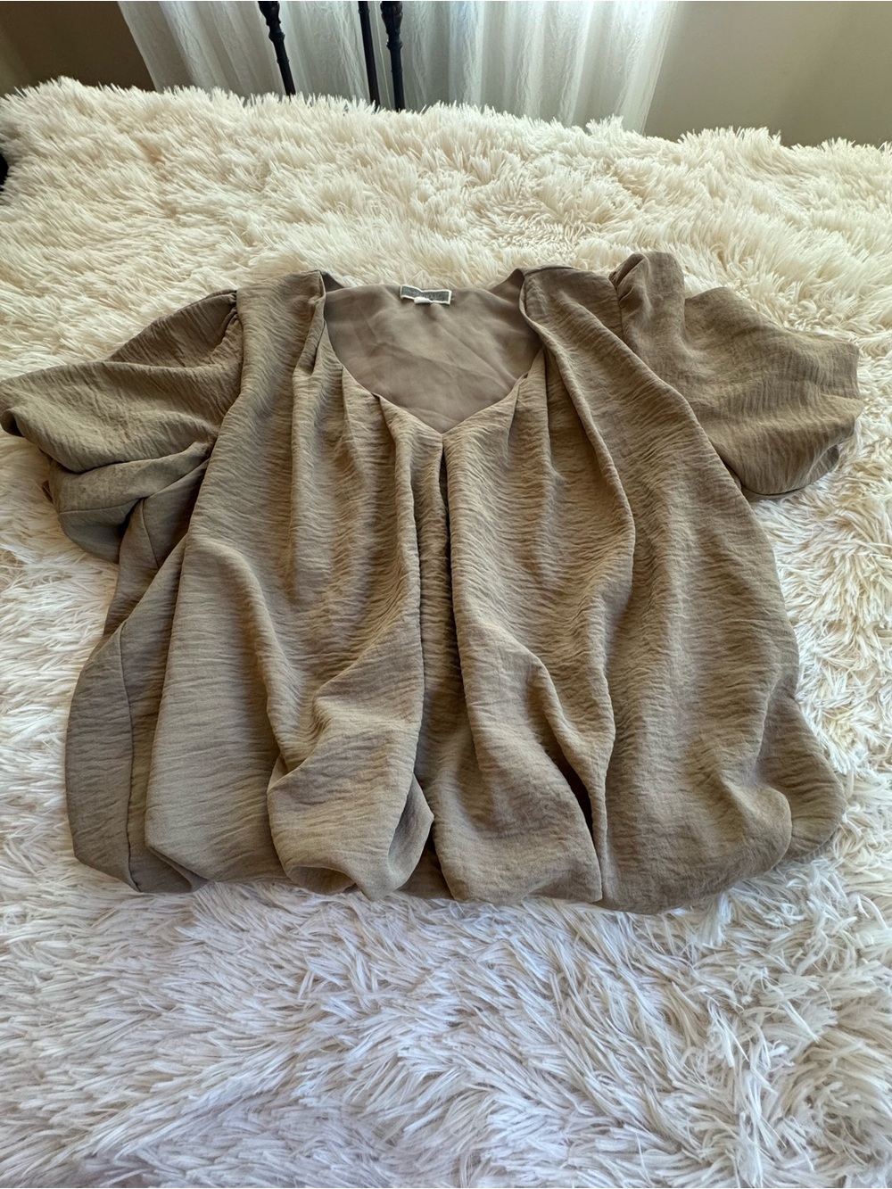 Women's Short Sleeve Balloon Blouse